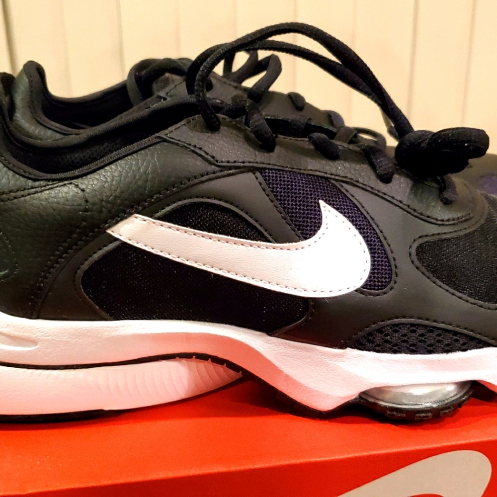 Nike Zoom Division W